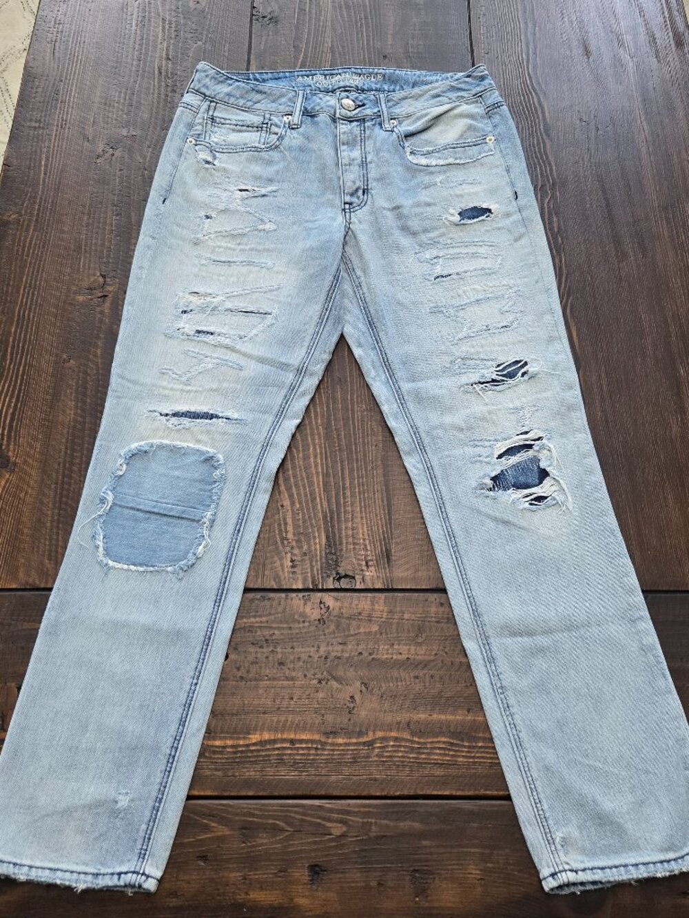 American Eagle Womens Tomgirl Jeans Size 6 Button Fly Light Wash Distressed Soft